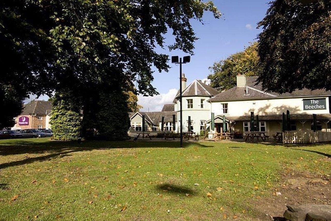 Premier Inn Wrexham North Экстерьер фото
